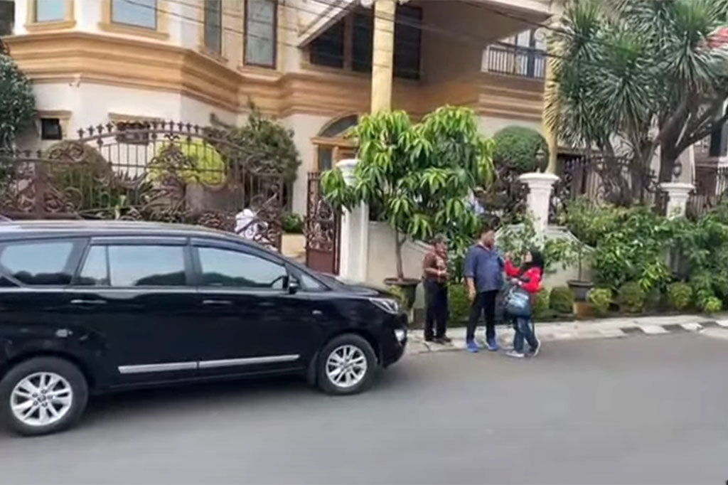 Penggeledahan dilakukan dalam rangka penyidikan kasus dugaan pemerasan yang dialami mantan Menteri Pertanian (Mentan) Syahrul Yasin Limpo oleh Firli Bahuri.