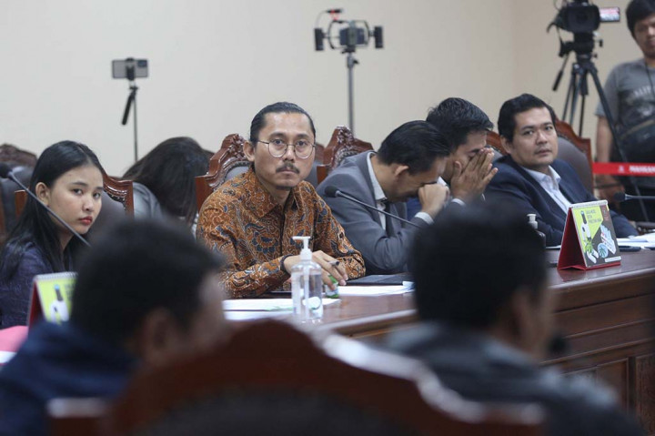 Kemudian, pelapor dari Perekat Nusantara dan Tim Pembela Demokrasi Indonesia, Integrity Indrayana Center, Tim Advokasi Peduli Hukum Indonesia, Lembaga Bantuan Hukum Cipta Karya Keadilan, serta Lingkar Nusantara (Lisan).