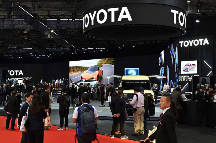 Toyota Motor Corporation (TMC) menampakkan keseriusannya dalam menyelami dunia kendaraan listrik (electric vehicle/EV) pada Japan Mobility Show (JMS) 2023, di The Big Sight, Tokyo, Jepang, Rabu, 25 Oktober 2023.