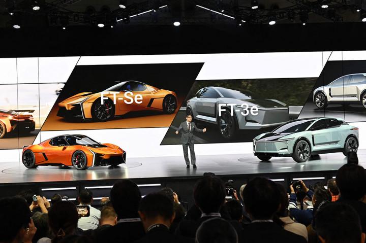 Pada salah satu pagelaran otomotif terbesar Asia yang sebelumnya bernama Tokyo Motor Show itu, TMC memamerkan mobil sport FT-Se dan SUV FT-3e di panggung utama.