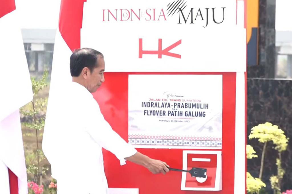 Presiden Joko Widodo mengatakan, tol tersebut sudah dibangun sejak 2019 lalu dan kini sudah selesai pembangunan dan bisa dinikmati masyarakat.