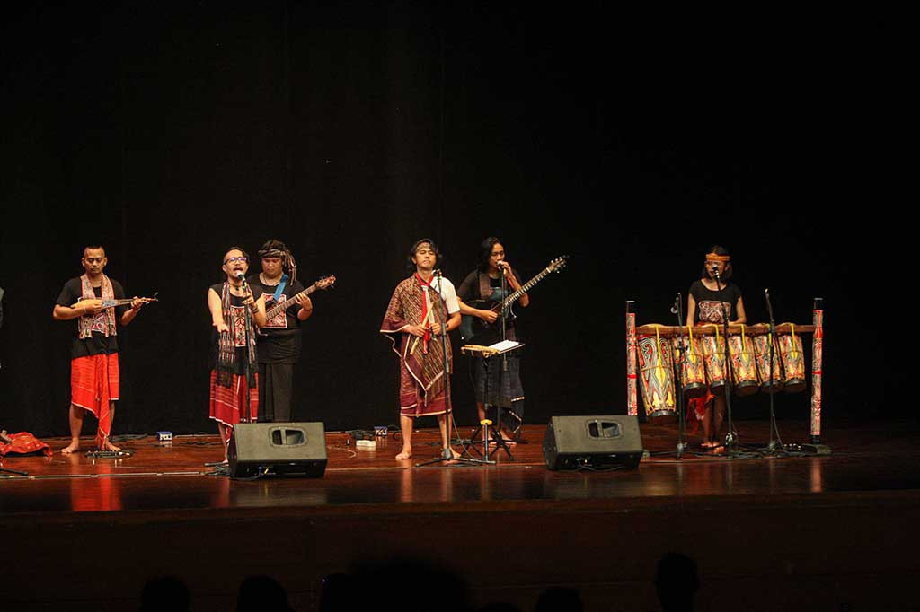 Komite Musik Dewan Kesenian Jakarta (DKJ) secara konsisten memberikan ruang yang lebih besar dan meluas bagi musik tradisi agar dapat dikenal khalayak luas sekaligus dapat terus bertahan serta mengisi relung-relung dalam konteks masyarakat urban lewat perhelatan International Ethnic Music Festival (IEMF) 2023.