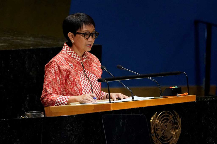 Menteri Luar Negeri RI Retno Marsudi menyebut eskalasi kekerasan di Jalur Gaza adalah kejahatan terhadap kemanusiaan, sehingga PBB harus mendesak gencatan senjata antara Israel dan Hamas. Retno meminta kekerasan di Gaza segera dihentikan, warga sipil dilindungi, dan bantuan kemanusiaan segera diberikan.