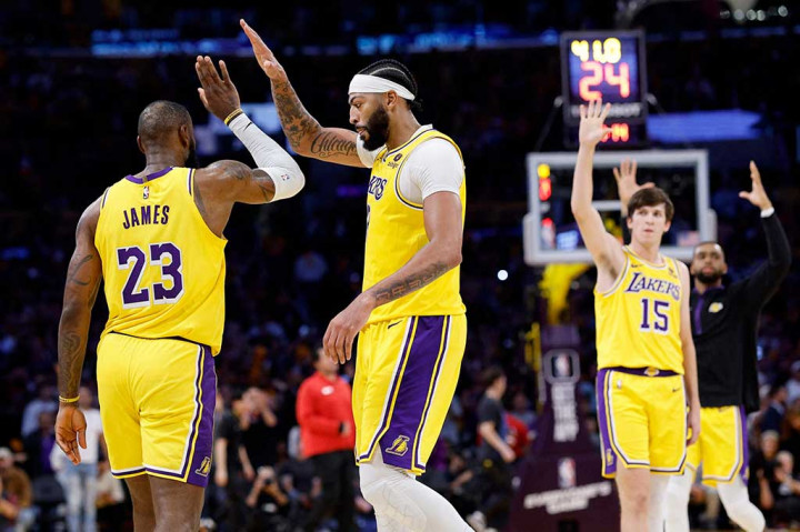 LeBron memang bukan pencetak poin terbanyak di laga itu, namun kontribusinya untuk tim begitu nyata dengan hampir mencatat triple-double dengan berbekal 21 poin, delapan rebound, dan sembilan assist.