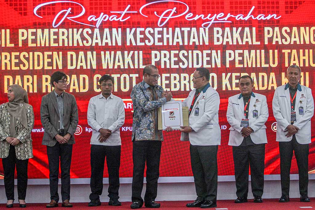 Kemudian, tambahnya, untuk hasil tes kesehatan bakal pasangan capres dan cawapres Ganjar Pranowo-Mahfud MD, tim dokter RSPAD Gatot Soebroto juga menyimpulkan keduanya mampu menjalankan tugas sebagai presiden dan wapres, serta bebas dari penyalahgunaan narkoba.
