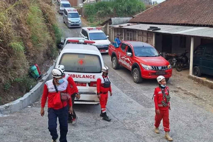 Luas kebakaran hutan dan lahan (karhutla) Gunung Merbabu semakin meluas, hingga kini telah mencapai 400 hektare Taman Nasional Gunung Merbabu (TNGM) ludes terbakar dan 300 warga terkena dampak kebakaran Gunung Merbabu dievakuasi ke Posko Batur Reaksi Cepat (BRC), di Desa Batur, Kecamatan Getasan, Kabupaten Semarang.