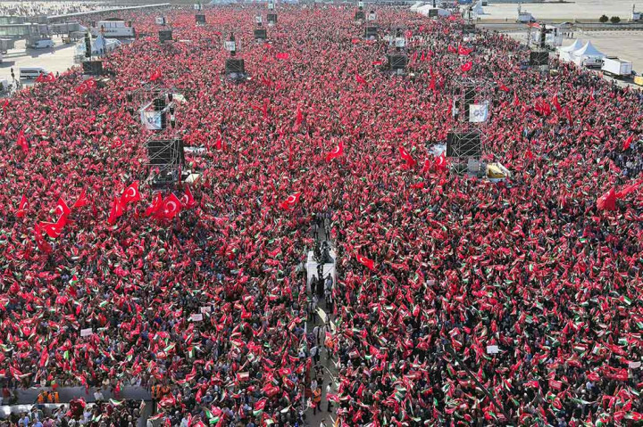 Presiden Turki Recep Tayyip Erdogan pada hari Sabtu, 28 Oktober 2023, menyebut kekuatan Barat sebagai 'penyebab utama' di balik 'pembantaian' tentara Israel terhadap warga Palestina di Gaza.