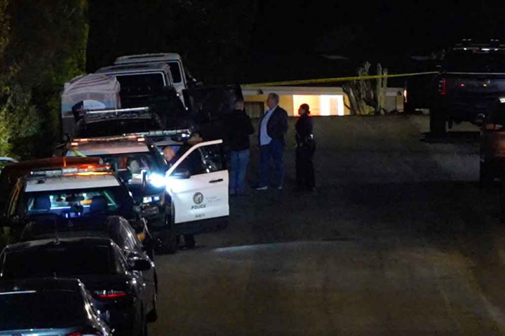 Matthew Perry, salah satu bintang sitkom TV sukses 'Friends', ditemukan tewas di rumahnya hari Sabtu, 28 Oktober 2023, media AS melaporkan. Dia berusia 54 tahun.