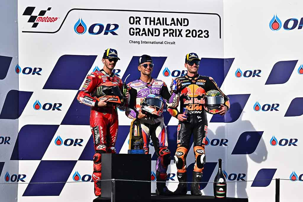 Bagnaia dari Italia melewati garis ketiga di belakang Brad Binder tetapi dianugerahi tempat kedua setelah pebalap Afrika Selatan itu diturunkan posisinya karena melebihi batas lintasan.