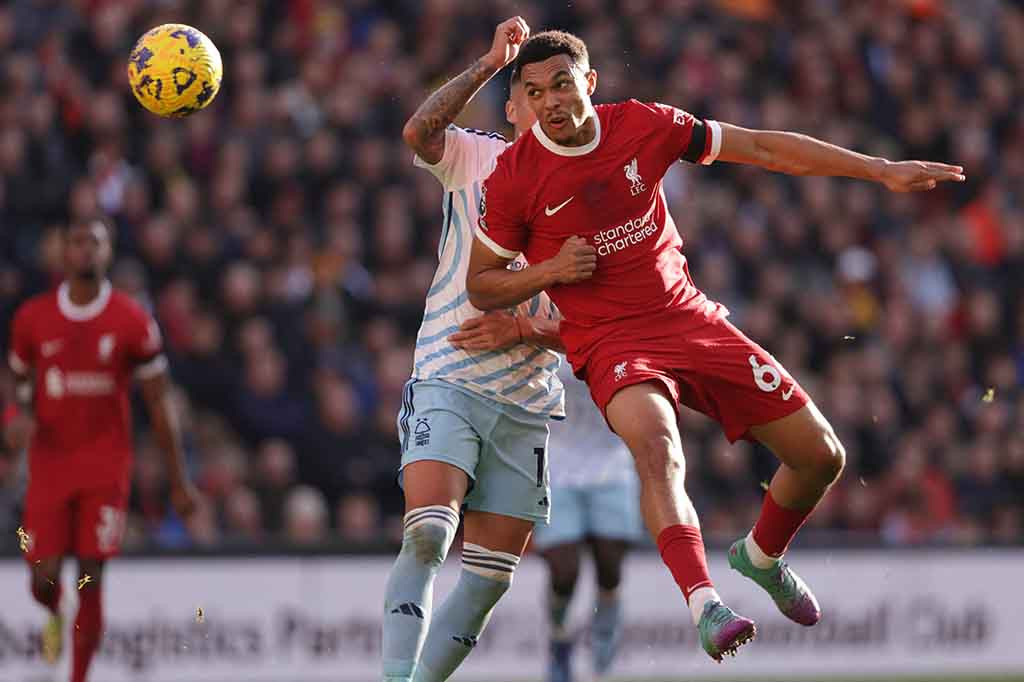 Meski begitu, Liverpool baru bisa membobol gawang Nottingham Forest pada menit 31 lewat gol yang dicetak oleh Diogo Jota memanfaatkan umpan Darwin Nunez. 
