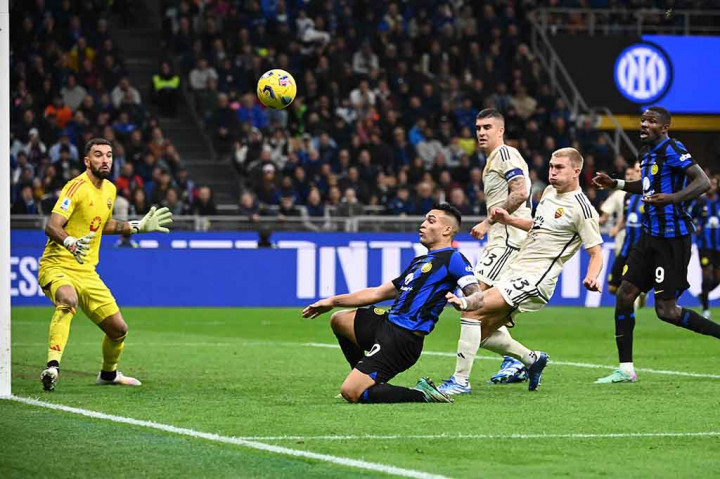 Kemenangan itu sekaligus mempertahankan posisi Nerazzurri di pucuk klasemen dengan 25 poin, sedangkan Roma berada di posisi kedelapan dengan koleksi 14 poin, demikian catatan laman resmi Liga Italia.