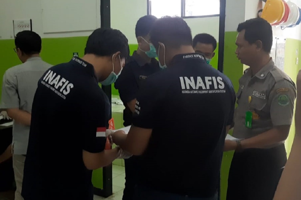 Puluhan warga melakukan pesta minuman keras oplosan saat sedang berada di acara jaipongan. Adapun korban yang meninggal akibat pesta miras oplosan tersebut merupakan warga Kecamatan Jalancagak, diantaranya 3 orang warga Desa Jalancagak, 2 orang warga Tambakan yang merupakan pasutri, 1 orang warga Desa Bunihayu dan 1 orang warga Desa Cipancar Kecamatan Serangpanjang, serta 1 orang warga Desa Leles dan 1 orang warga Desa Dayeuhkolot Kecamatan Sagalaherang.