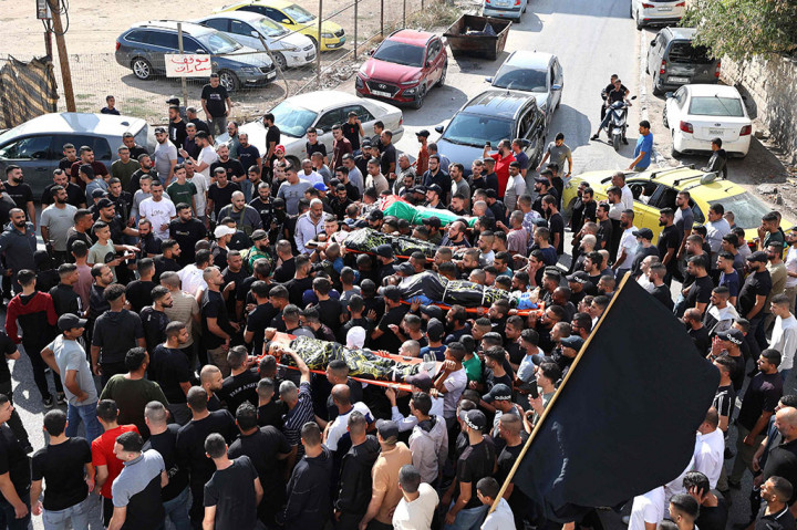 Menurut lembaga resmi Palestina, Wafa, lebih dari 100 kendaraan militer dan dua buldoser ikut serta dalam serangan yang terjadi di kota tersebut dan kamp pengungsinya yang merupakan markas kelompok bersenjata Palestina dan sering menjadi sasaran serangan militer.