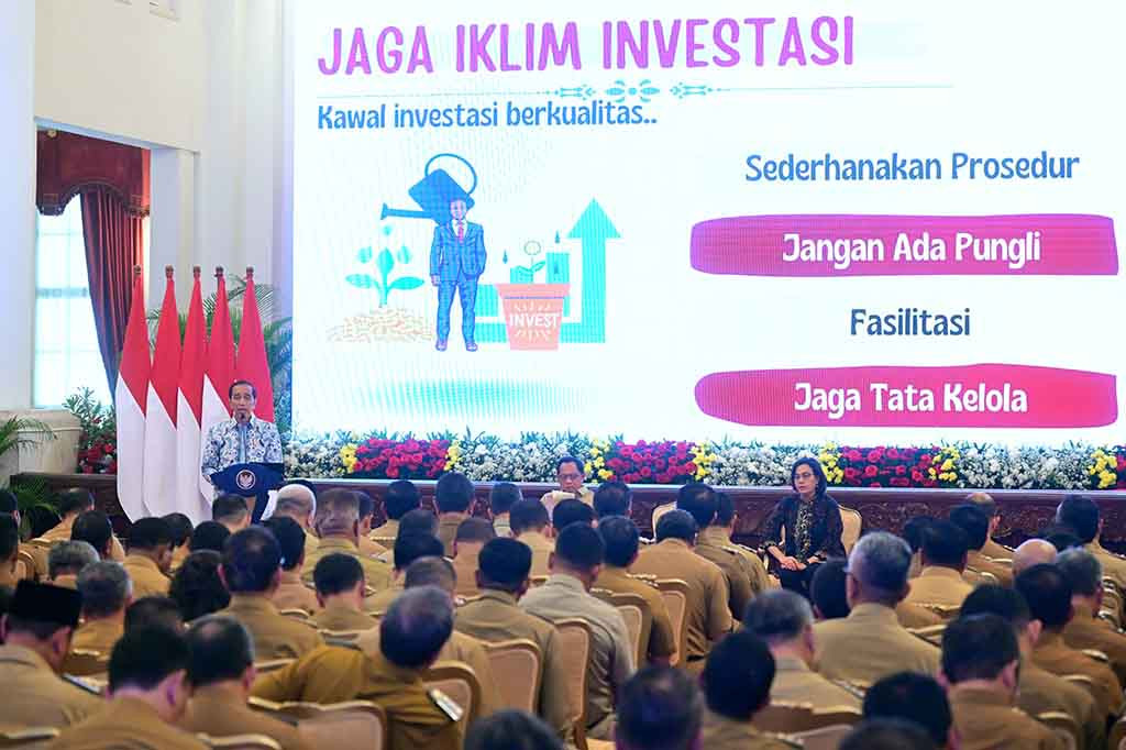 Selain itu, Kepala Negara juga mendorong daerah mengalokasikan anggaran untuk stimulus ekonomi dan bantuan sosial kepada masyarakat. Menurut Presiden, pemberian bantuan tersebut akan sangat membantu masyarakat.