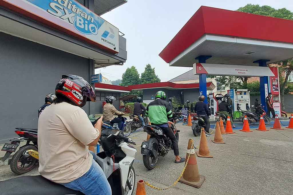 PT Pertamina Patra, Subholding Commercial & Trading Pertamina, terus berkomitmen melakukan evaluasi harga jual produk-produk BBM non subsidi atau jenis bahan bakar umum (JBU) secara berkala. Pada periode 1 November 2023, Pertamina Patra Niaga kembali melakukan penyesuaian turun harga untuk Pertamax Series dan Dex Series.