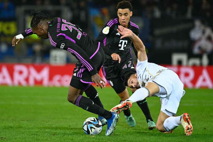 Bayern Munich tersingkir pada putaran kedua Piala Jerman untuk ketiga kalinya dalam empat tahun, setelah kalah 1-2 di markas klub divisi ketiga Saarbruecken, Stadion Ludwigspark, Rabu setempat atau
Kamis, 2 November 2023 dini hari WIB.