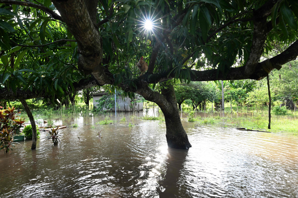 Badai Tropis Pilar mengancam di lepas pantai Pasifik Amerika Tengah pada hari Rabu, 1 November 2023, memicu hujan lebat yang menghanyutkan tanaman dan menyebabkan ratusan orang mengungsi dan jumlah korban tewas meningkat menjadi empat.