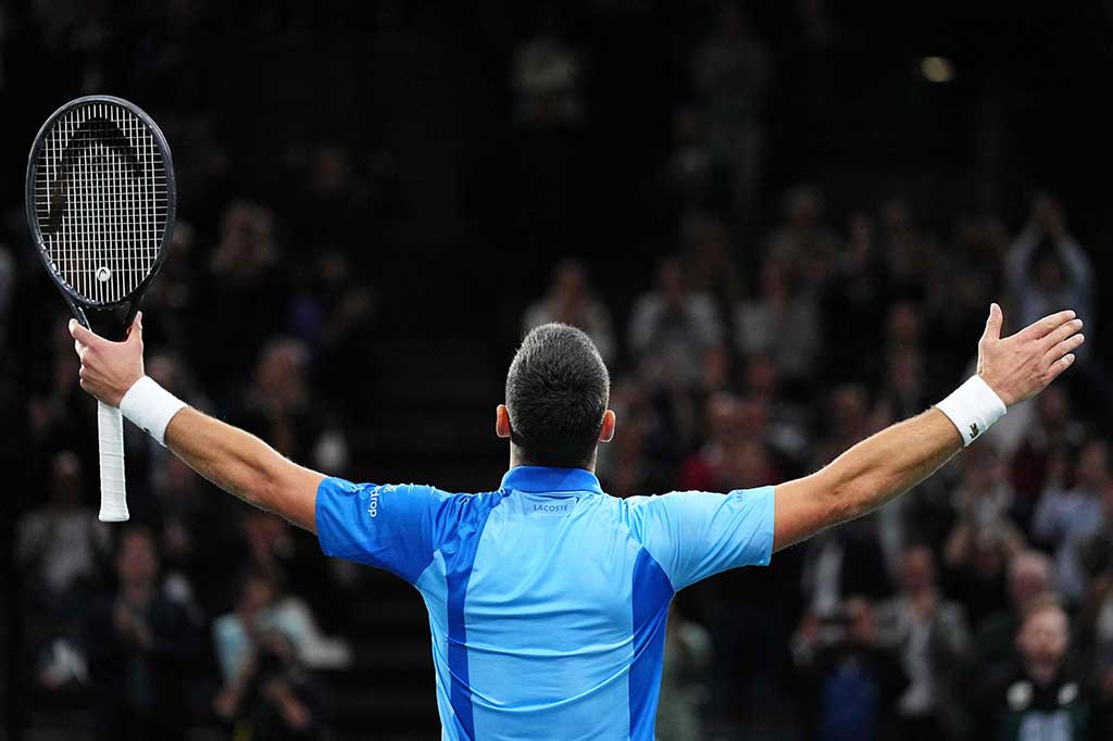 Petenis nomor satu dunia itu melewatkan satu match point pada set kedua, namun akhirnya meraih kemenangan 7-5, 6-7 (3/7), 6-4 atas petenis Denmark itu di perempat final di Bercy Arena.