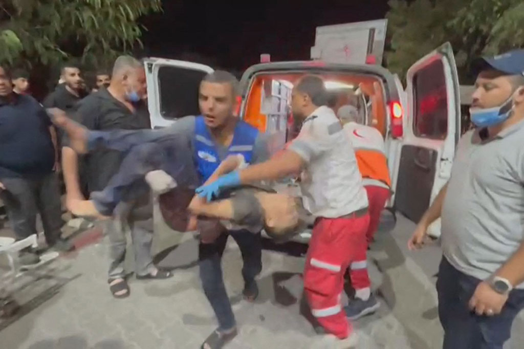 “Beberapa mortir tank menghujam ke sekolah dan menjadi sasaran langsung,” tambahnya. 