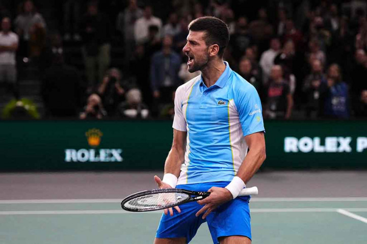 Djokovic tetap tak terkalahkan dalam sembilan penampilan semifinal di Bercy dan memperpanjang rekor kemenangannya menjadi 17 pertandingan, rekor beruntun yang mencakup gelar Grand Slam ke-24 yang memecahkan rekor di AS Terbuka.