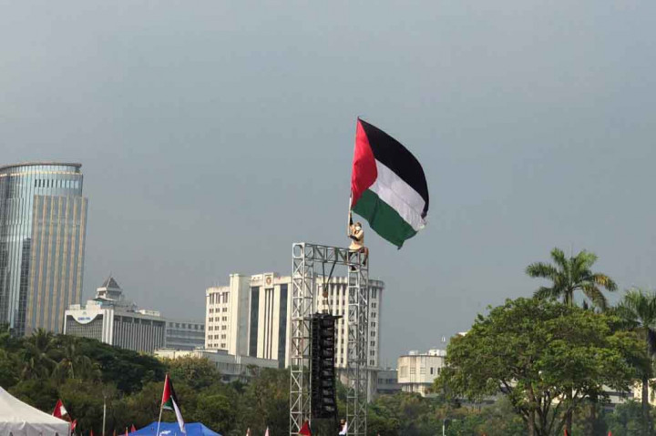 Pantauan Medcom.id, acara dimulai sekitar pukul 06.45 WIB. Rangkaian acara dibuka dengan menyanyikan lagu Indonesia Raya.