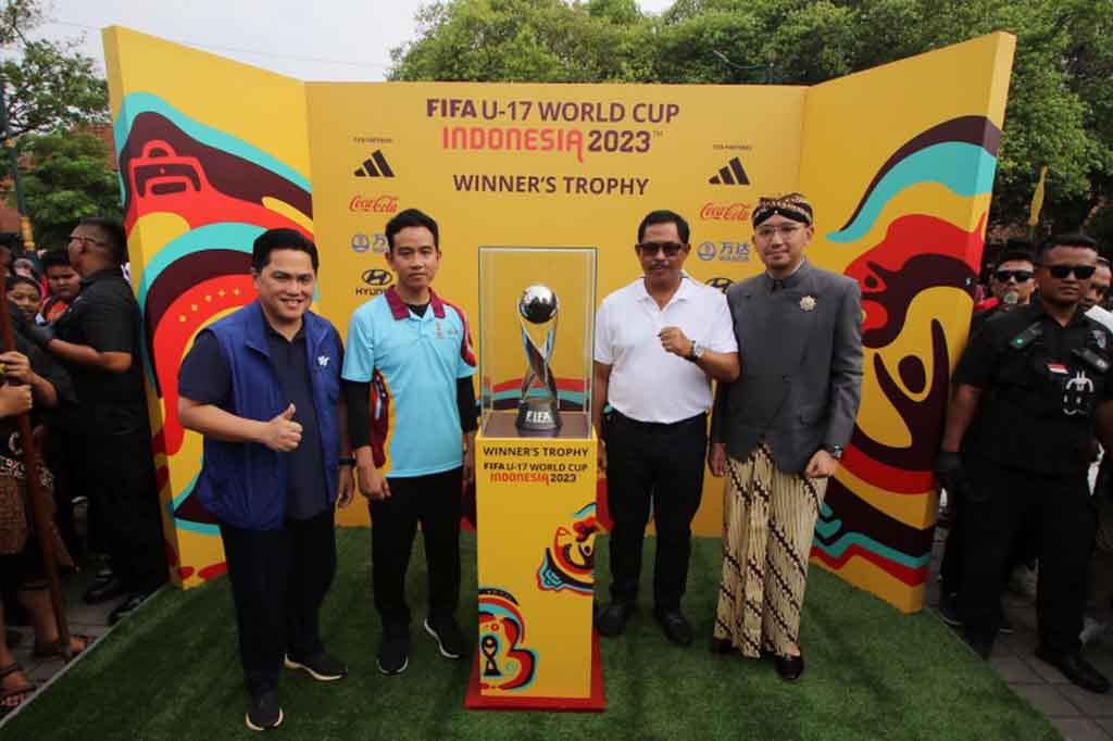 Penutupan tur trofi Piala Dunia U-17 di Solo, Minggu, 5 November 2023 pagi berlangsung mempesona dalam balutan budaya yang dikawal ratusan prajurit Mangkunegaran.