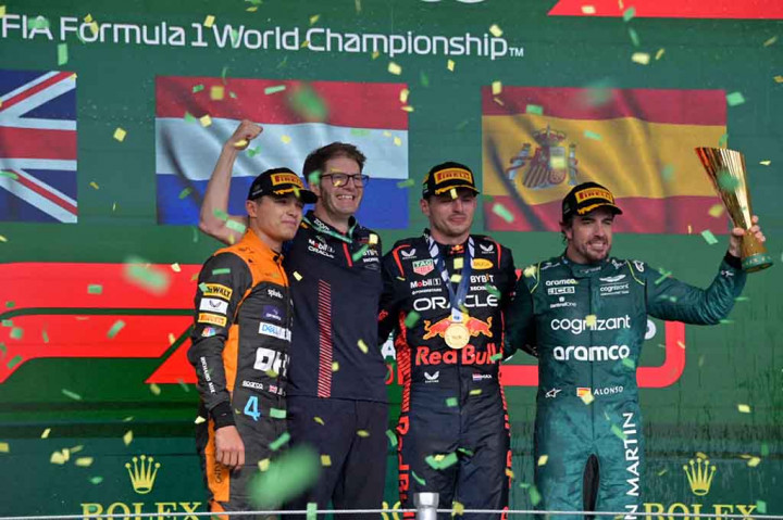 Di belakang Verstappen dan Norris, Fernando Alonso menduduki posisi ketiga untuk Aston Martin, dengan keunggulan 0,053 atas Sergio Perez.