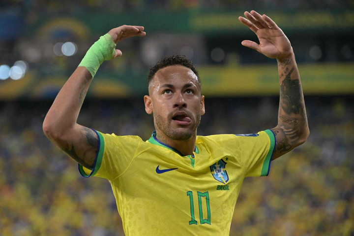 Pencetak gol terbanyak Brasil saat ini, Neymar pernah menginjakkan kakinya di Piala Dunia U-17, tepatnya edisi 2009 di Nigeria. Saat itu, Neymar mencetak satu gol dari tiga laga yang dimana torehannya itu gagal membawa Brasil lolos dari babak penyisihan grup karena hanya menempati peringkat ketiga.
