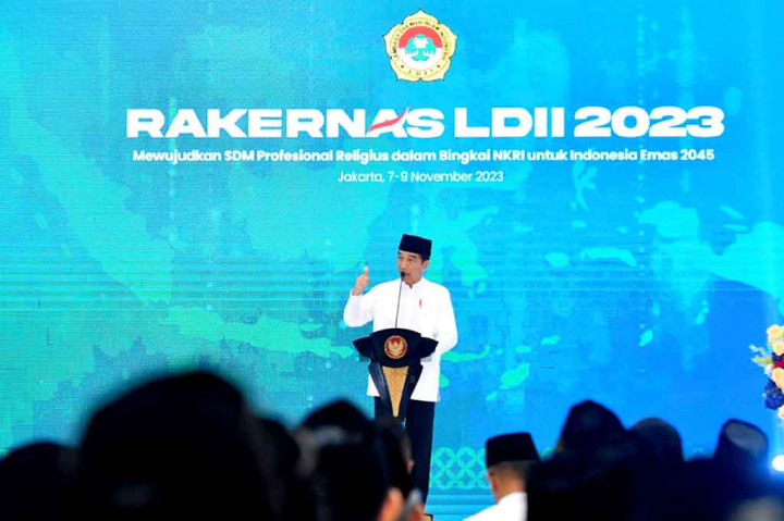 Presiden Joko Widodo menekankan bahwa pembangunan sumber daya manusia (SDM) merupakan kunci dalam mewujudkan Indonesia Emas 2045. Meski tantangan ke depan tidak mudah, tetapi Presiden meyakini pembangunan SDM dari sejumlah sisi seperti kebangsaan dan keagamaan akan mendorong terwujudnya Indonesia Emas 2045.