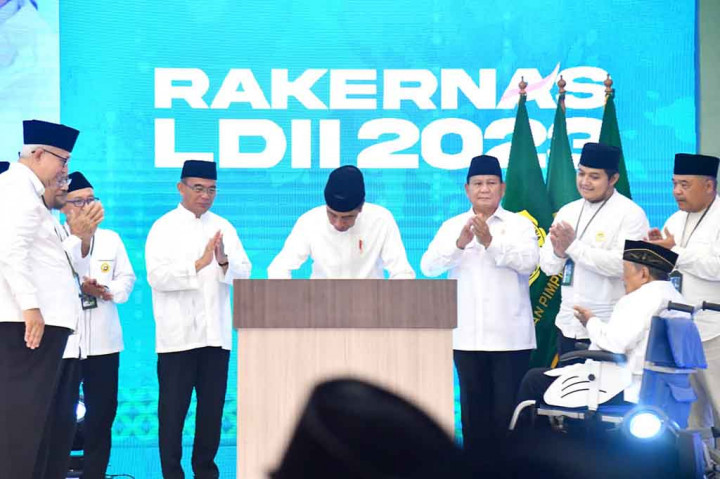 “Itulah tantangan yang ke depan makin tidak mudah. Tapi sekali lagi dengan karakter yang kita bangun, karakter SDM yang kita bangun saya yakini insyaallah kita bisa mencapainya,” ucap Presiden.