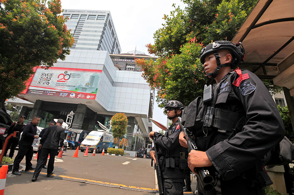 Majelis Kehormatan Mahkamah Konstitusi (MKMK) membacakan putusan dugaan pelanggaran kode etik dan perilaku hakim konstitusi terkait Putusan Mahkamah Konstitusi (MK) Nomor 90/PUU-XXI/2023 soal batas usia calon presiden dan calon wakil presiden pada Selasa petang. 