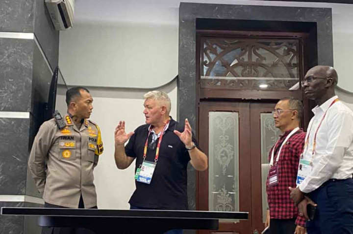 Polda Jawa Tengah memback-up Polresta Surakarta untuk upaya pengamanan dan pengawalan keamanan serta kelancaran pelaksanaan sepakbola Piala Dunia U-17 yang digelar di Stadion Manahan, mulai 10 November hingga 2 Desember 2023, dengan mengerahkan 4.258 personil gabungan.