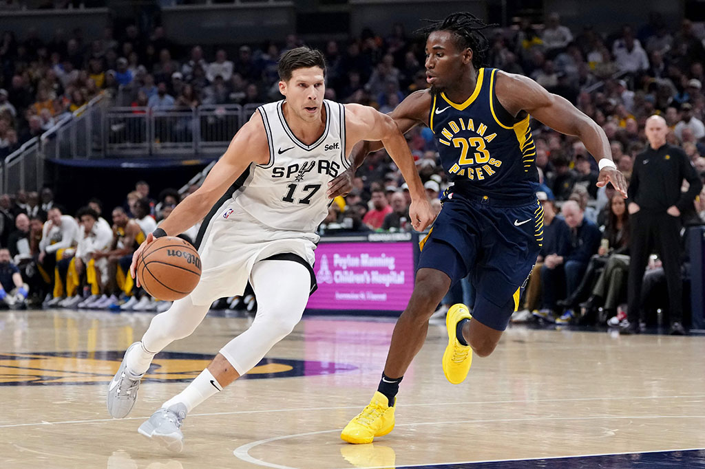 Dari Spurs, Doug McDermott mencetak 17 poin, Keldon Johnson 16 poin, Zach Collins 14 poin, Wembanyama 13 poin, dan Charles Bassey 10 poin.