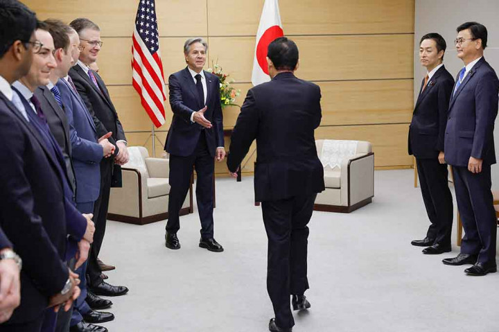 Menteri Luar Negeri AS Antony Blinken tiba di Jepang, Selasa, 7 November 2023, untuk melakukan pertemuan dengan para menteri luar negeri G7 yang bertujuan mencari solusi bersama di Gaza ketika seruan untuk gencatan senjata dalam perang Israel-Hamas meningkat.