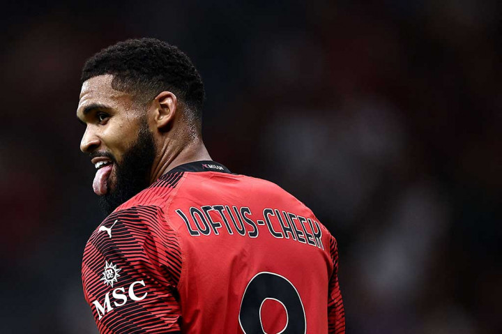 AC Milan mendapatkan peluang emas pada fase awal pertandingan lewat tembakan Ruben Loftus-Cheek setelah Rafael Leao bergerak cepat dan mengirimkan umpan tarik akurat. Sayang bola masih melambung.