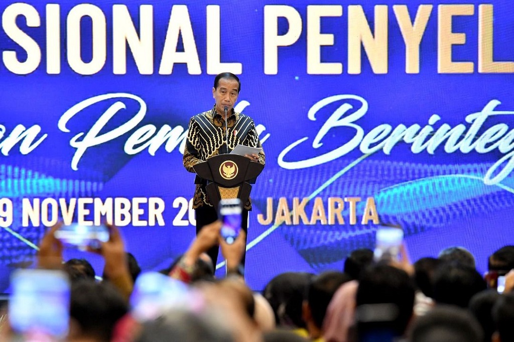 Jokowi menjelaskan bahwa tempat pemungutan suara (TPS) di Indonesia bahkan mencapai 840 ribu yang tersebar dari Aceh sampai Papua dan diawasi oleh banyaknya saksi.