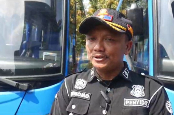 Kepala Unit Pelaksana Teknis (UPT) Dinas Perhubungan Kota Solo, Agus Purnomo menjelaskan, keberadaan 10 bus pariwisata itu, akan diparkir di empat kantong parkir bagi penonton yang akan menyaksikan pertandingan penyisihan Grup B di Stadion Manahan, dan kelanjutan babak perempat final hingga final.