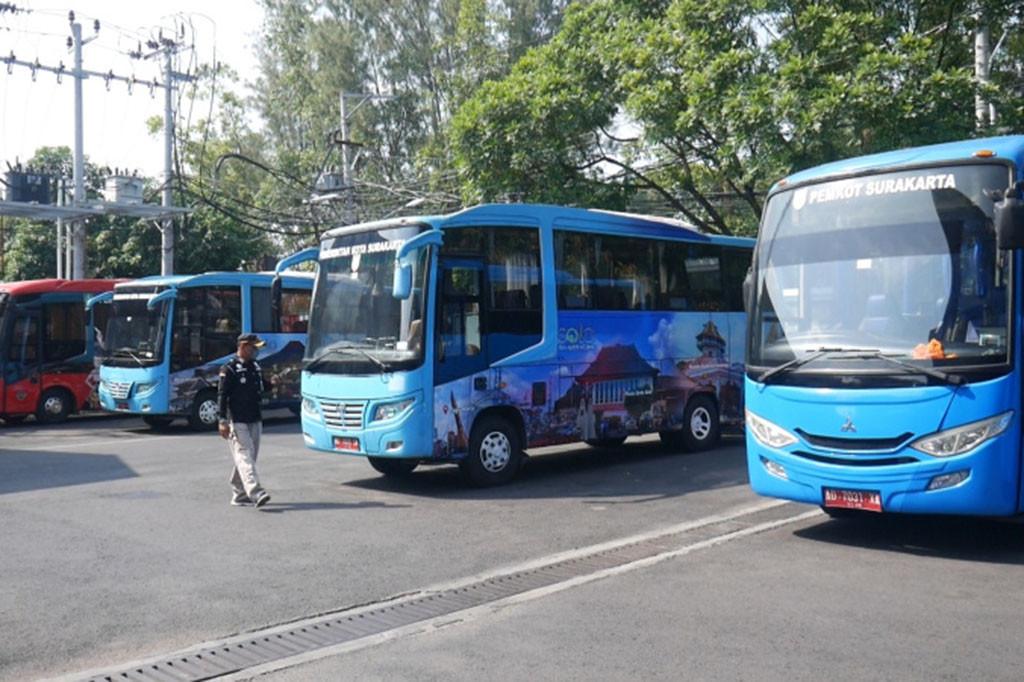 Pemerintah Kota Solo menyiapkan 10 bus pariwisata untuk membantu kelancaran penonton selama penyelenggaraan Piala Dunia U-17 di Stadion Manahan, mulai 10 November hingga 2 Desember 2023.