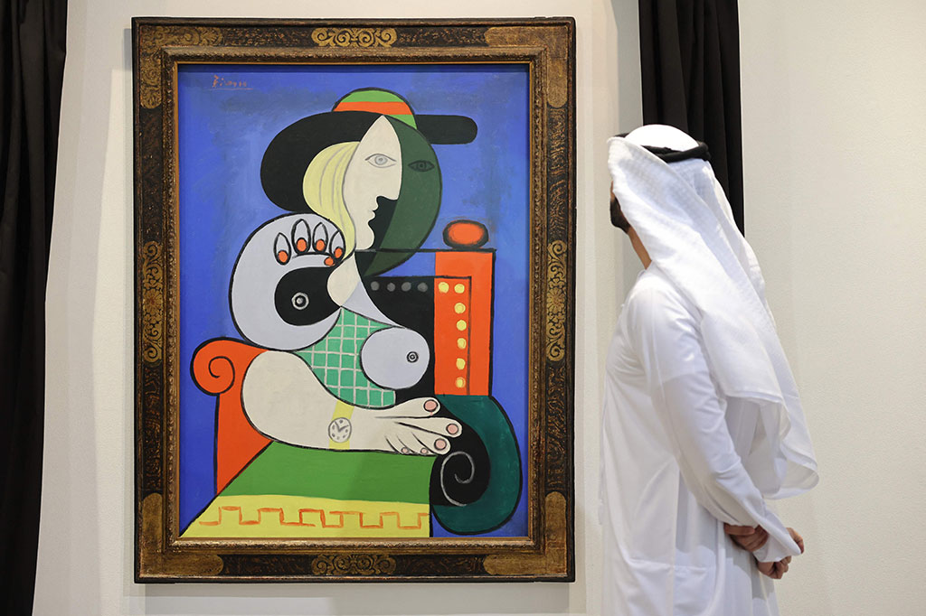 Walter bertemu Picasso di Paris pada tahun 1927, ketika orang Spanyol itu masih menikah dengan penari balet Rusia-Ukraina Olga Khokhlova, dan ketika Walter berusia 17 tahun.