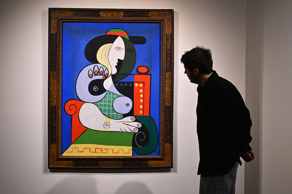 Dia juga tampil dalam Femme assise pres d'une fenetre (Marie-Therese), yang dijual pada tahun 2021 seharga USD103,4 juta di rumah lelang Christie's.