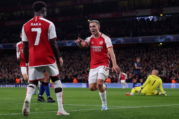 Meski tampil cukup dominan, Arsenal baru bisa menggandakan keunggulan pada menit 64 lewat gol yang dicetak Bukayo Saka memanfaatkan umpan Gabriel Martinelli.