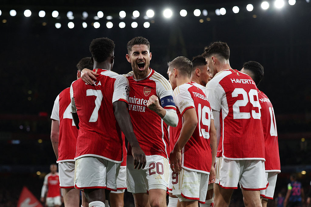 Hasil ini membuat Arsenal membuat Arsenal kokoh di puncak klasemen sementara Grup B Liga Champions dengan sembilan poin, dibuntuti Sevilla yang menempati posisi juru kunci dengan dua poin.