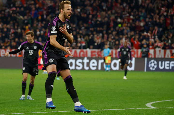 Kane kemudian mencetak brace enam menit berselang setelah menyelesaikan umpan matang Mathys Tel.