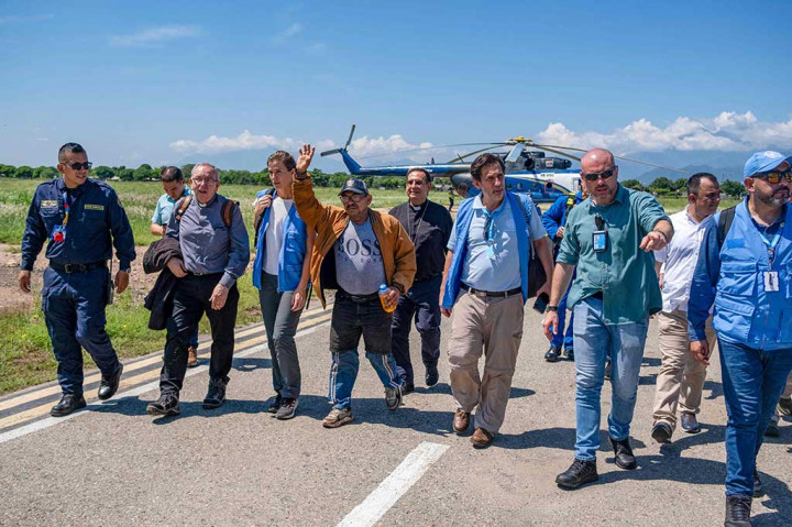 ELN, yang sedang melakukan perundingan perdamaian dengan pemerintahan Petro, kemudian mengakui salah satu unitnya berada di balik penculikan tersebut, yang mereka gambarkan sebagai sebuah kesalahan. Mereka kemudian menyatakan akan segera membebaskannya.