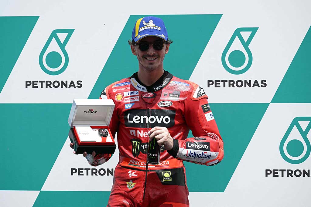Pembalap pabrikan Ducati, Bagnaia, yang memimpin Martin dengan 13 poin di kejuaraan dengan tiga balapan tersisa, mengamankan pole pertamanya sejak GP Catalan pada September.