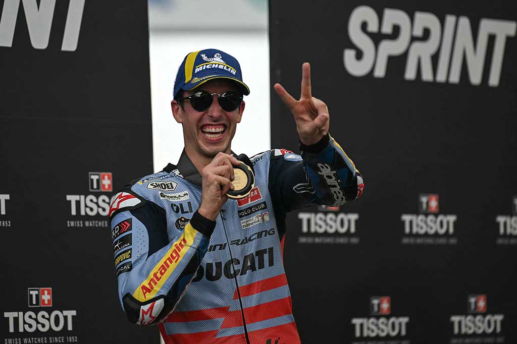  Alex Marquez memenangi perlombaan sprint MotoGP Malaysia pada hari Sabtu, 11 November 2023, di Sirkuit Sepang. Marquez finid di depan duo rival kejuaraan Jorge Martin dan Francesco Bagnaia.