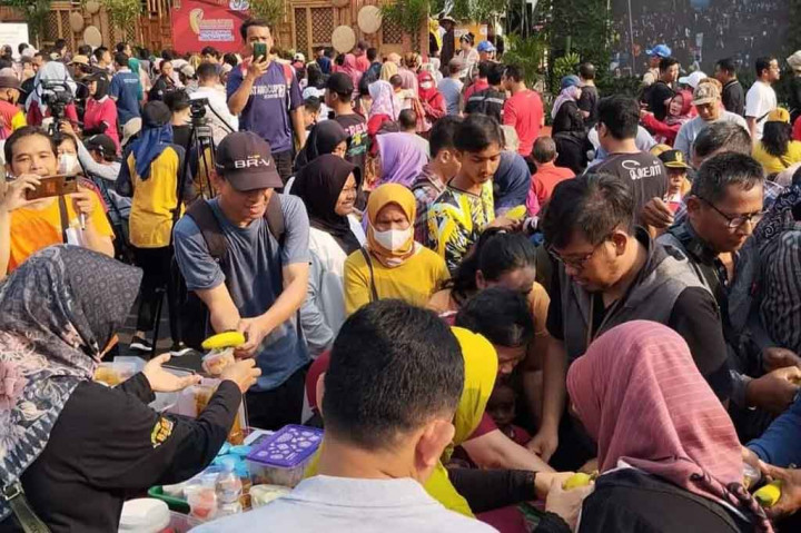 Pantauan Media Indonesia, hingga saat ini harga kebutuhan pokok di berbagai daerah di Pantura Jawa Tengah masih bertahan tinggi, seperti beras kelas medium Rp14.000-Rp15.000 per kilogram, cabai Rp90.000-Rp100.000 per kilogram dan gula pasir Rp14.500-Rp16.000 per kilogram, kemudian menyusul naik kedelai dari Rp10.600 menjadi Rp12.550 per kilogram.