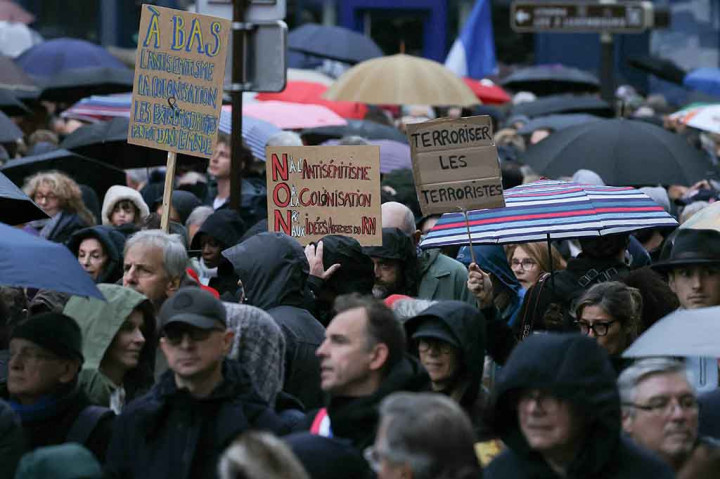 Ketegangan meningkat di Ibu Kota Prancis, rumah bagi komunitas besar Yahudi dan Muslim, setelah serangan kelompok militan Palestina Hamas terhadap Israel pada 7 Oktober, diikuti dengan pemboman Israel selama sebulan di Jalur Gaza.