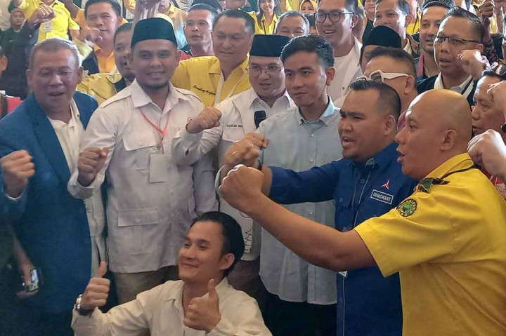 Hal itu disampaikan di hadapan ribuan pendukung saat konsolidasi Gabungan Koalisi Indonesia Maju bersama relawan di Swiss-belhotel Hotel Pangkalpinang, Minggu, 12 November 2023.