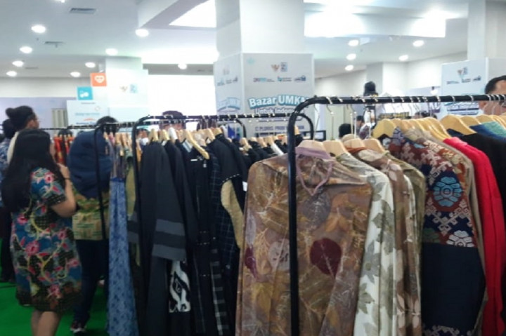 Kementerian BUMN kembali menggelar Bazar UMKM untuk Indonesia edisi November yang dihelat pada 9-12 November 2023 di Gedung Sarinah, Thamrin, Jakarta. Event ini dilakukan Kementerian BUMN untuk menggenjot belanja produk UMKM serta mendekatkan produk dengan calon pembeli.